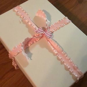 Baby pink box